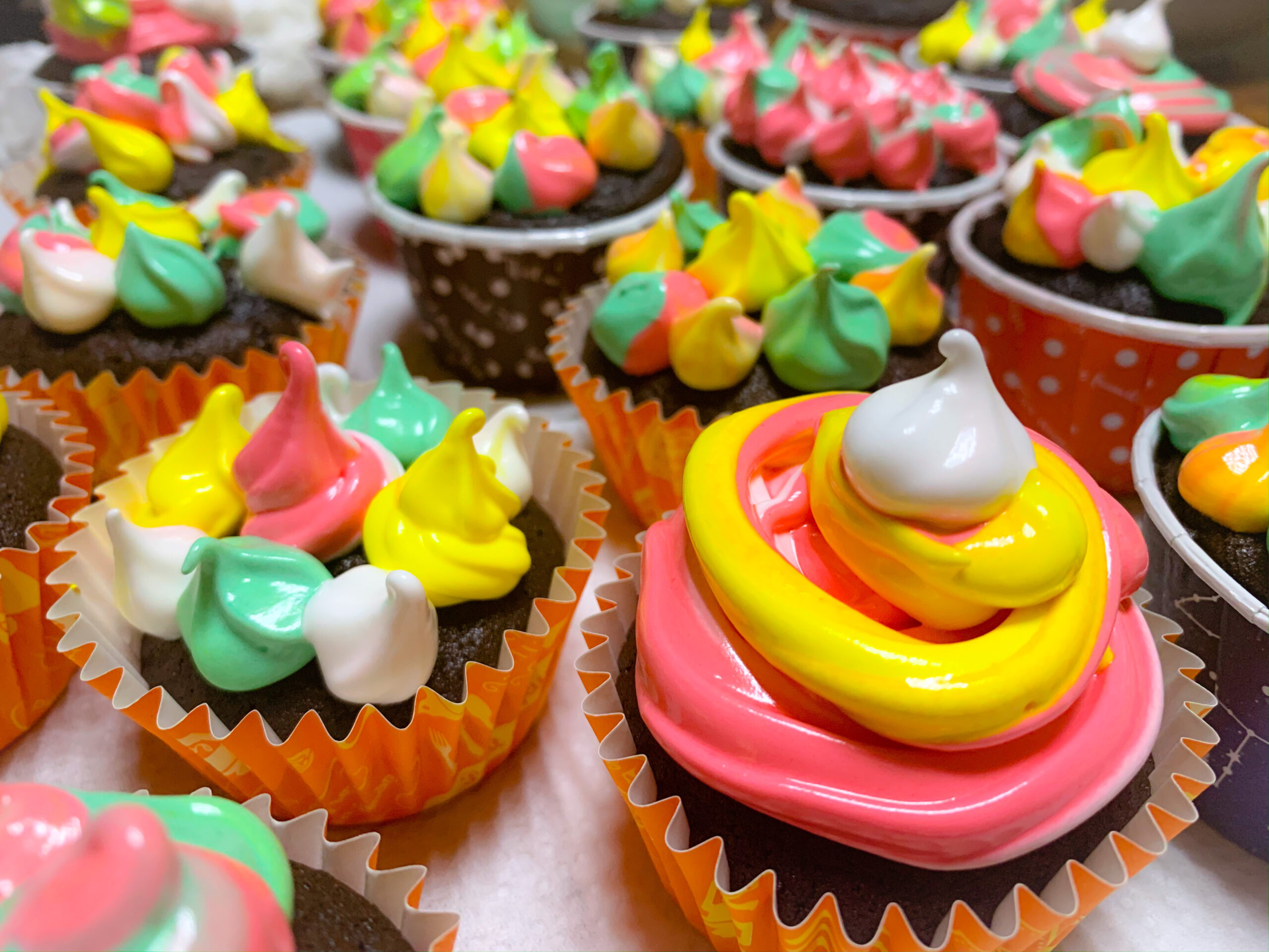 Vanilla Cupcakes - Image 2